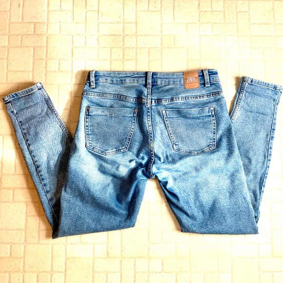 Zara Jeans - Light-wash  Size 6 - Picture 4 of 8